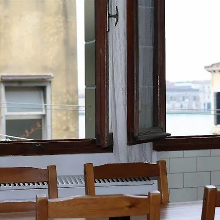 ホテル Apartments Venice
